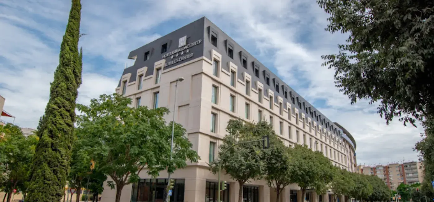 Hotel Giralda Center