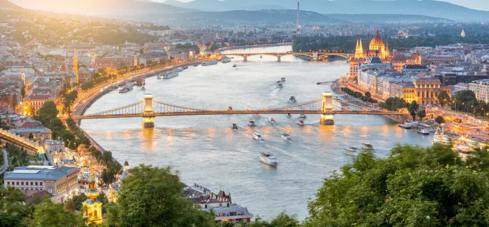 Szechenyi Chain Bridge Berlin, Germany